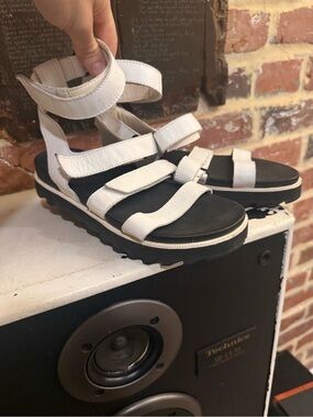 SOREL Women's White Strappy Sport Sandals Adjustable Velcro